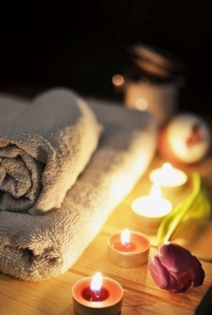 Entspannende Umgebung hilft bei der Massage
